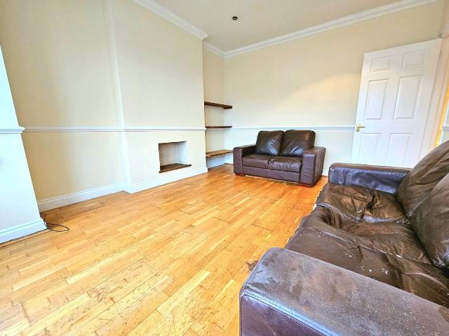 High Street, Wealdstone HA3, 2 bed flat to rent, £1,700 pcm | PrimeLocation