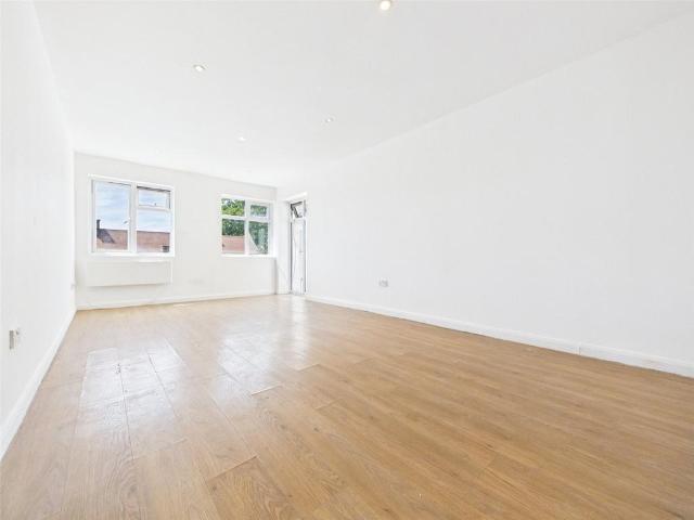 High Street, West Drayton UB7 2 bed apartment to rent £1,650 pcm £381 pw
