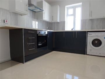 High Street, West Drayton UB7, 2 bed flat to rent, £1,650 pcm | PrimeLocation