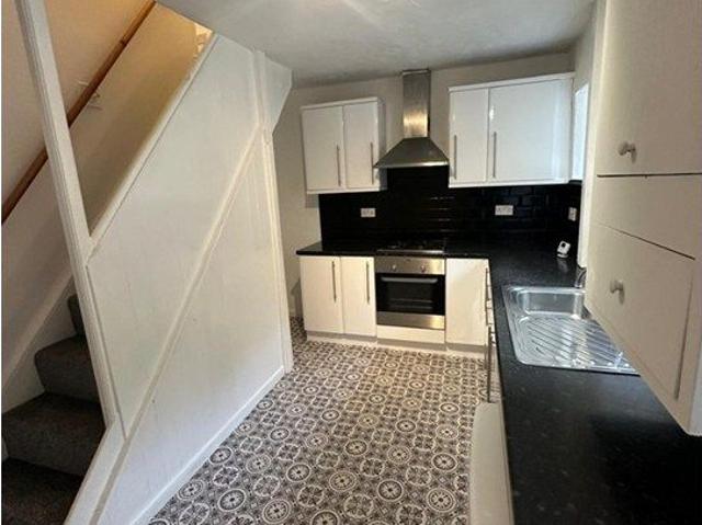 High Street West, Glossop SK13, 2 bed terraced house to rent, £850 pcm | PrimeLocation