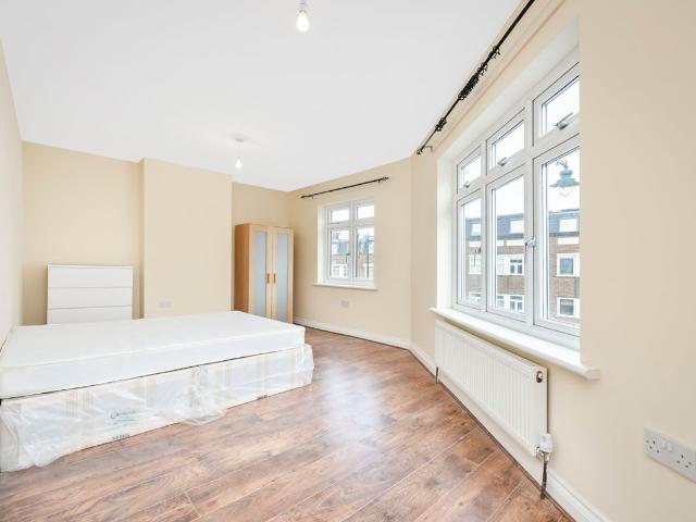 High Street, Whitton TW2, 4 bed flat to rent, £2,492 pcm | PrimeLocation