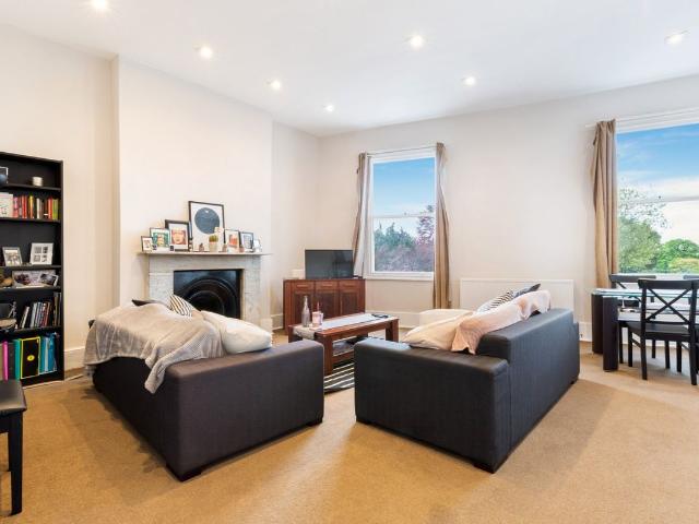 High Street, Wimbledon SW19, 3 bed flat to rent, £3,100 pcm | PrimeLocation
