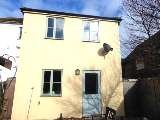 High Street, Wincanton BA9, 2 bed end terrace house to rent, £1,100 pcm | PrimeLocation