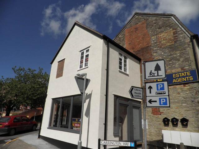 High Street, Wincanton, Somerset 2 bed flat to rent £845 pcm £195 pw