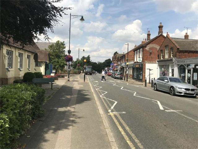 High Street, Woburn Sands, MK17 2 bed maisonette to rent £1,195 pcm £276 pw