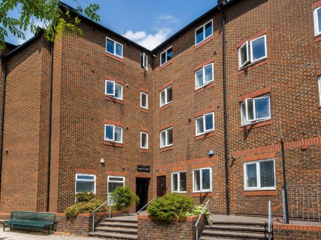 High Street, Yiewsley, West Drayton UB7, 2 bed flat to rent, £1,750 pcm | PrimeLocation