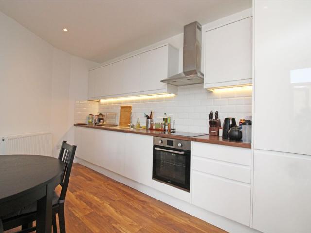 High Street, Acton W3, 1 bed flat to rent, £1,800 pcm | PrimeLocation