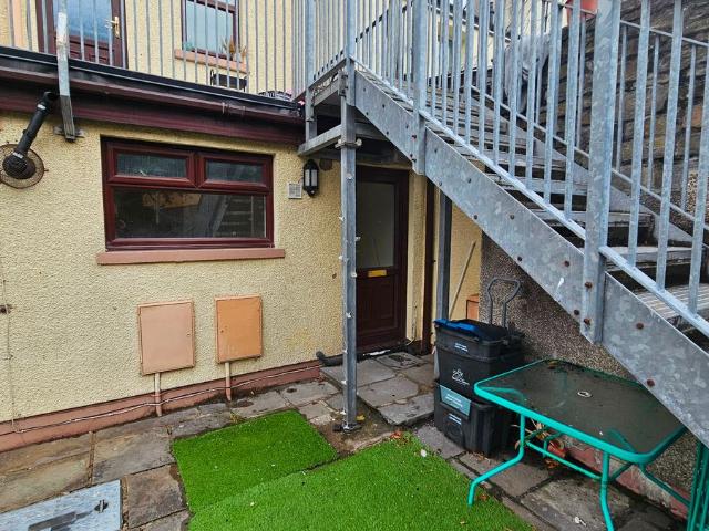 High Street, Abertillery NP13, 1 bed flat to rent, £500 pcm | PrimeLocation