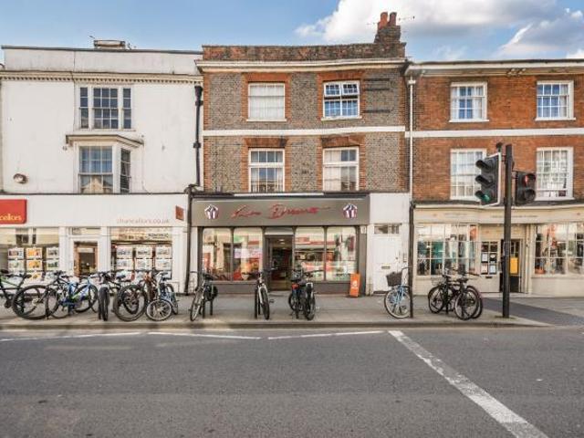High Street, Abingdon, OX14 2 bed flat to rent £1,300 pcm £300 pw