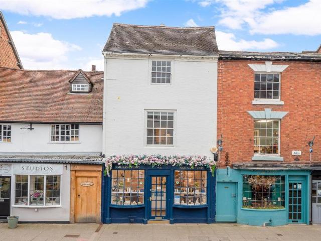 High Street, Alcester B49 2 bed apartment to rent £1,050 pcm £242 pw