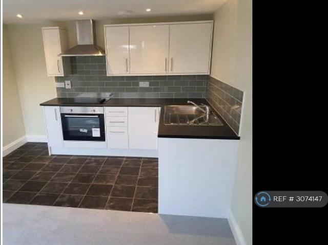 High Street, Andover, SP10 1 bed flat to rent £1,150 pcm £265 pw