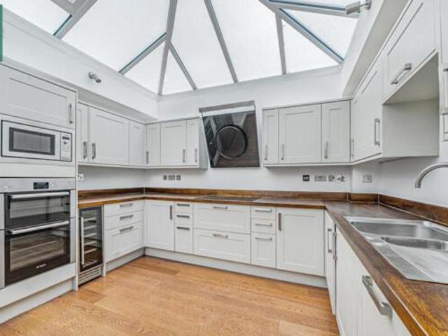 High Street, Arundel, 2 Bedroom Flat