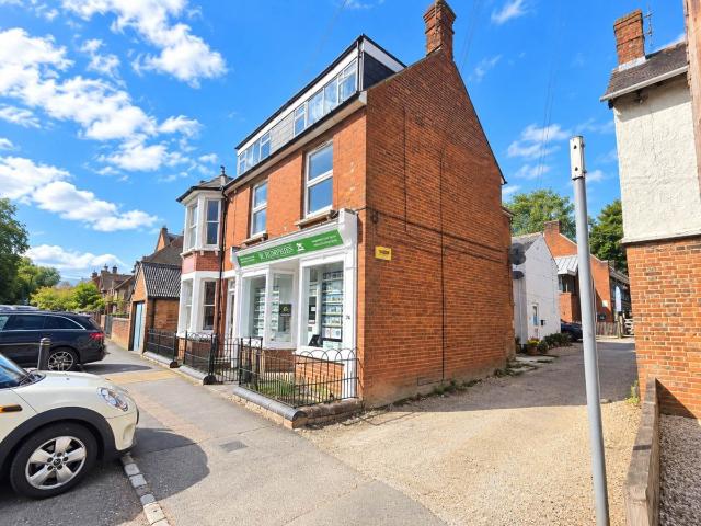 High Street, Aylesbury HP18, 1 bed flat to rent, £995 pcm | PrimeLocation
