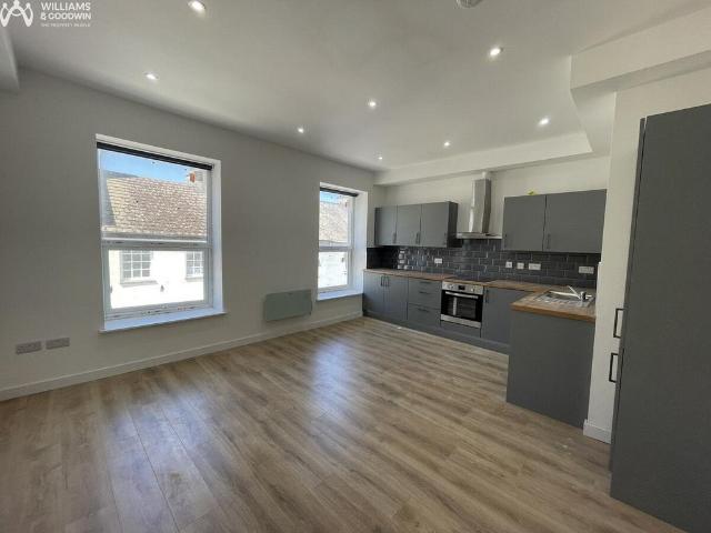 High Street, Bangor, Gwynedd LL57 1 bed flat to rent £800 pcm £185 pw