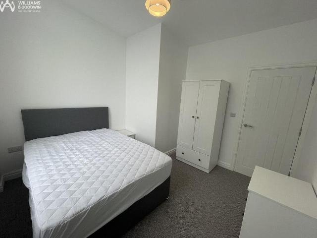 High Street, Bangor, Gwynedd, LL57 2 bed apartment to rent £1,250 pcm £288 pw