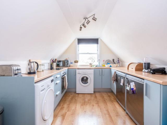 High Street, Bagshot GU19, 1 bed flat to rent, £1,175 pcm | PrimeLocation