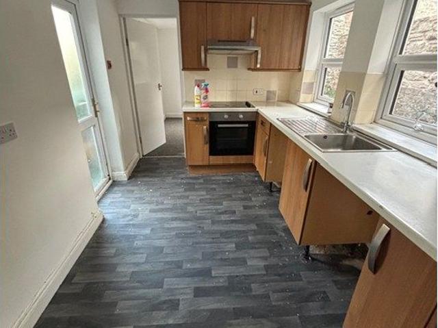 High Street, Bala LL23, 2 bed flat to rent, £600 pcm | PrimeLocation