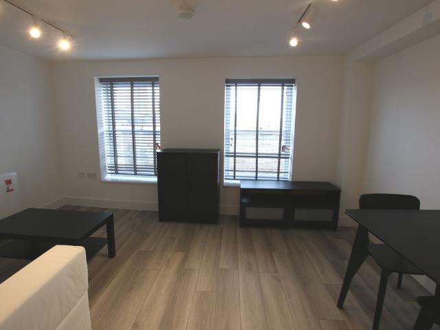 High Street, Barnet EN5, 1 bed flat to rent, £1,675 pcm | PrimeLocation
