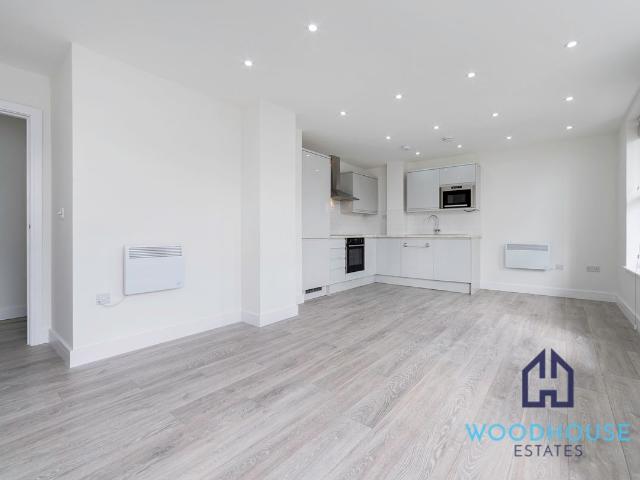 High Street, Barnet EN5, 1 bed flat to rent, £1,625 pcm | PrimeLocation