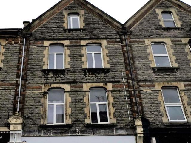 High Street, Barry CF62 Studio to rent £675 pcm £156 pw
