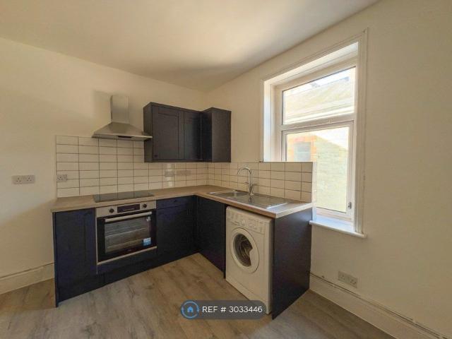 High Street, Barry CF62, 1 bed flat to rent, £695 pcm | PrimeLocation