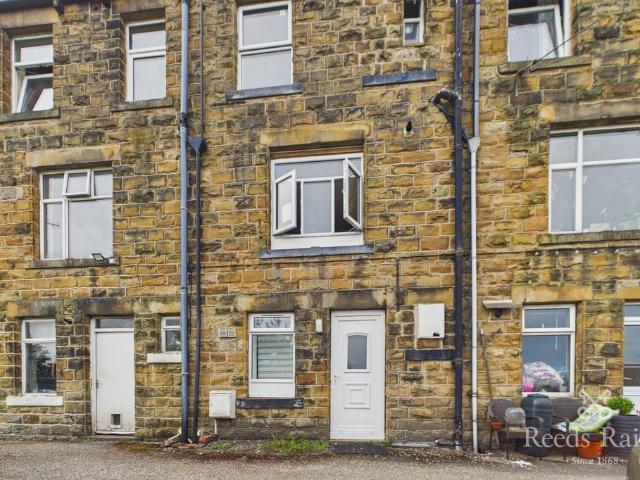 High Street, Batley WF17 1 bed apartment to rent £675 pcm £156 pw