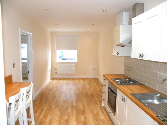 High Street, Beckenham BR3, 1 bed flat to rent, £1,500 pcm | PrimeLocation