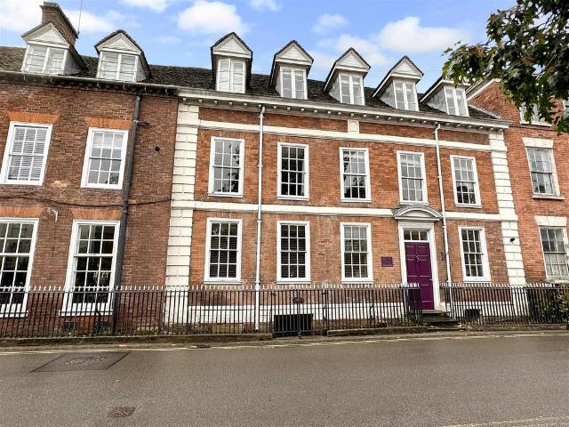 High Street, Bewdley 2 bed apartment to rent £880 pcm £203 pw