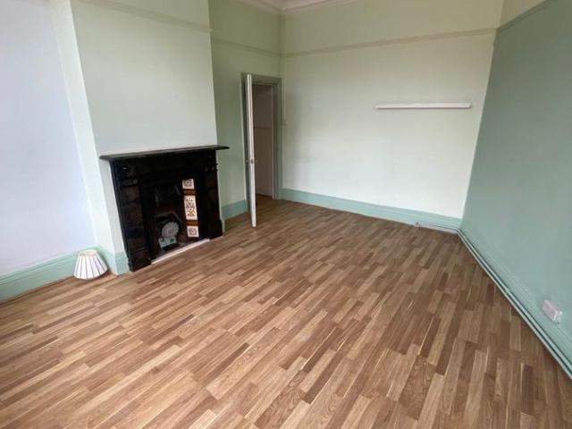 High Street, Birmingham, West Midlands B14, 2 bed flat to rent, £950 pcm | PrimeLocation