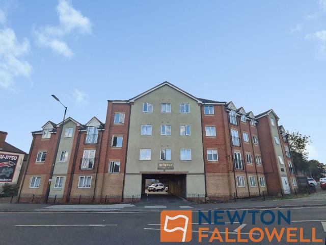 High Street, Bloxwich WS3, 2 bed flat to rent, £750 pcm | PrimeLocation