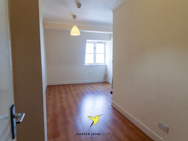 High Street, Bromley BR1, 3 bed flat to rent, £2,000 pcm | PrimeLocation