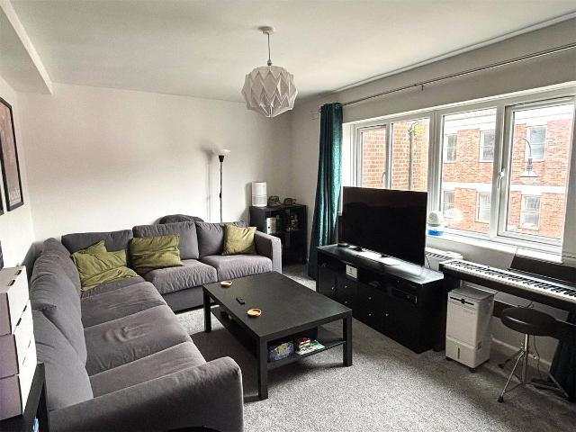 High Street, Bromsgrove, Worcestershire B61, Studio to rent, £795 pcm | PrimeLocation
