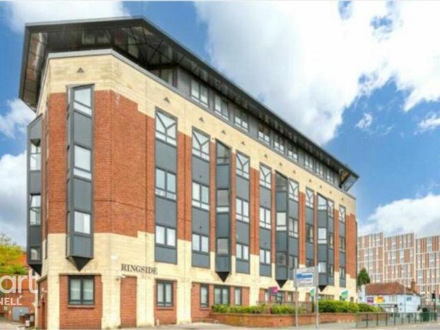 High Street, Bracknell 2 bed apartment to rent £1,400 pcm £323 pw