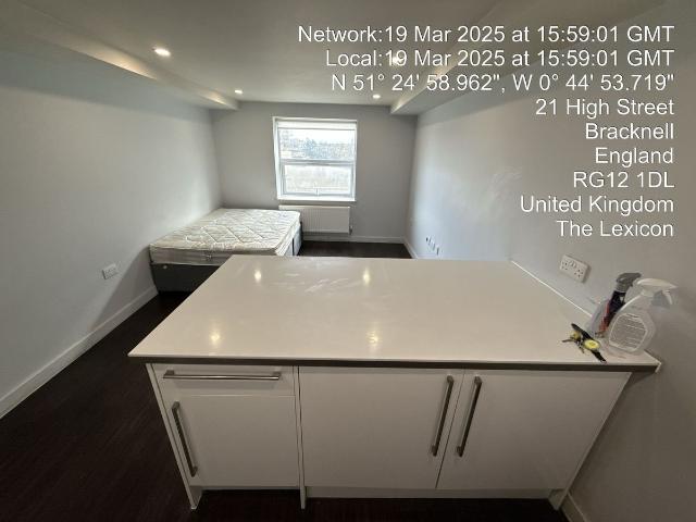 High Street, Bracknell RG12, 2 bed flat to rent, £1,400 pcm | PrimeLocation