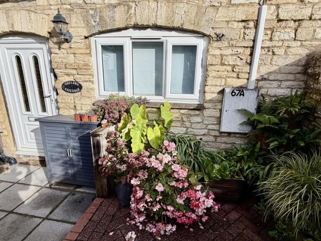 High Street, Brackley 1 bed cottage to rent £1,100 pcm £254 pw