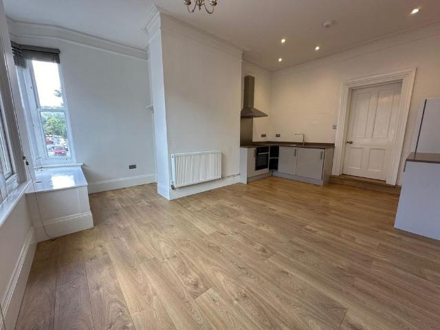 High Street, Bramley, GU5 1 bed apartment to rent £1,175 pcm £271 pw