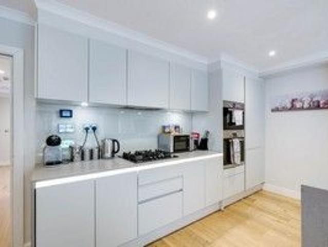 High Street, Brentford TW8, 1 bed flat to rent, £3,000 pcm | PrimeLocation