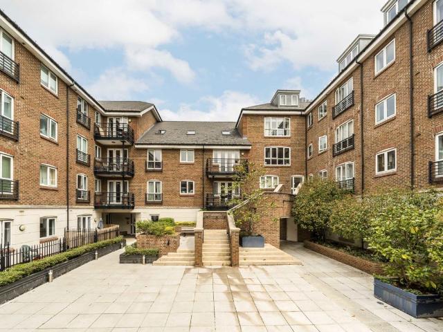 High Street, Brentford TW8, 2 bed flat to rent, £1,975 pcm | PrimeLocation