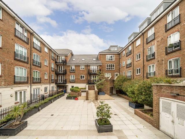 High Street, Brentford TW8, 2 bed flat to rent, £2,200 pcm | PrimeLocation