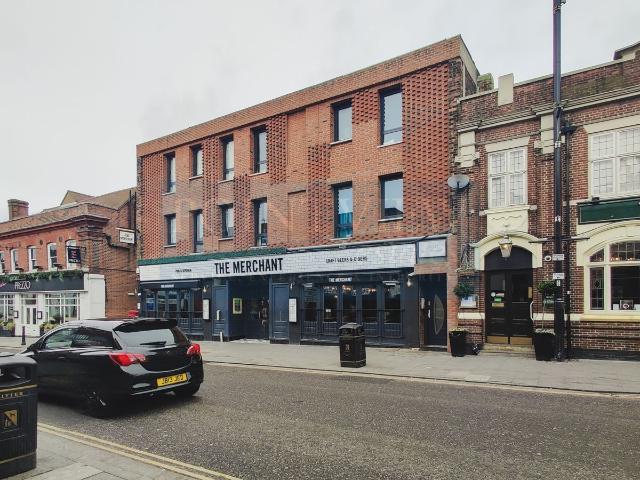 High Street, Brentwood CM14, 1 bed flat to rent, £1,250 pcm | PrimeLocation
