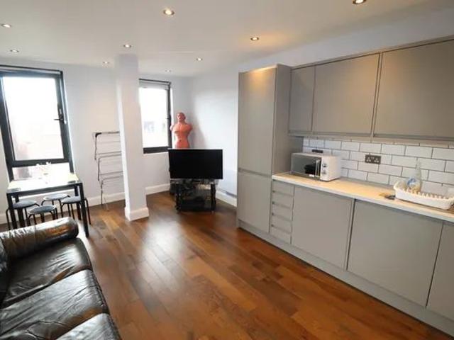 High Street, Brentwood, Property for rent