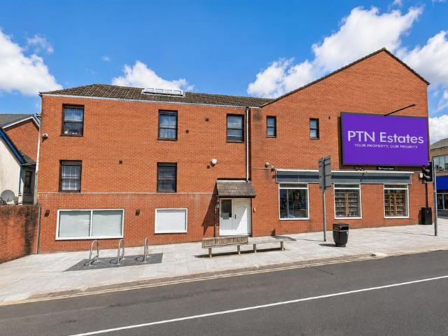 High Street, Brierley Hill 1 bed apartment to rent £700 pcm £162 pw