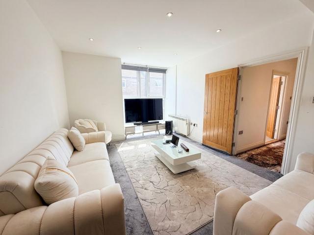 High Street, Brighton BN2, 2 bed flat to rent, £1,550 pcm | PrimeLocation