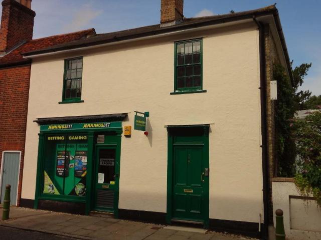 High Street, Buntingford SG9 2 bed apartment to rent £995 pcm £230 pw