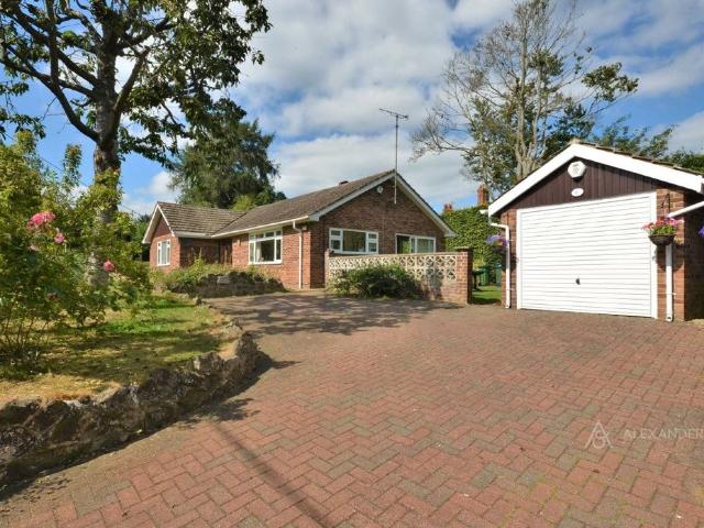High Street, Burcott, Leighton Buzzard LU7, 3 bed bungalow to rent, £1,900 pcm | PrimeLocation