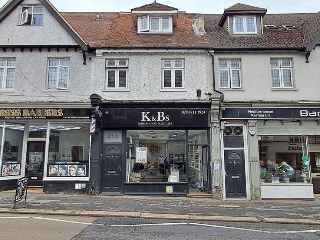 High Street, Bushey WD23, 2 bed flat to rent, £1,550 pcm | PrimeLocation