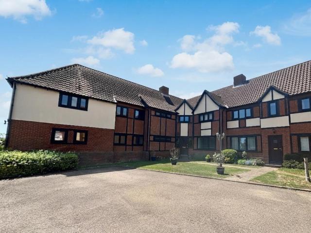 High Street, Cambs PE28 2 bed apartment to rent £1,095 pcm £253 pw