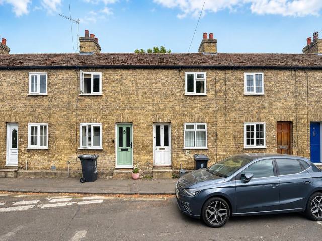High Street, Cambridge CB5 2 bed terraced house to rent £1,500 pcm £346 pw