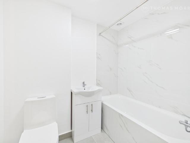 High Street, Cambridgeshire PE19 1 bed apartment to rent £900 pcm £208 pw