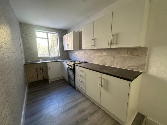 High Street, Chatham, ME4 4BA